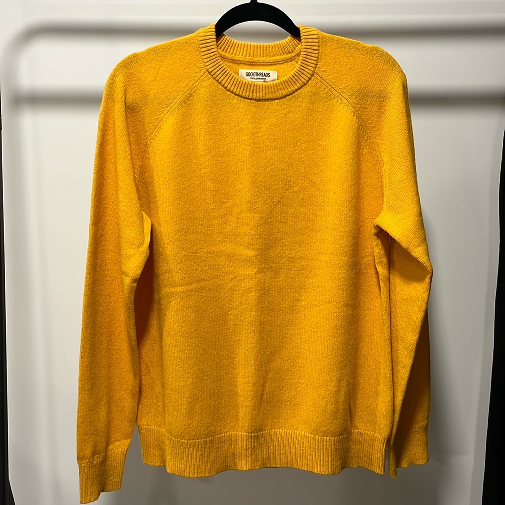 GOOD THREADS  100% lambs wool sweater, size M, unisex.